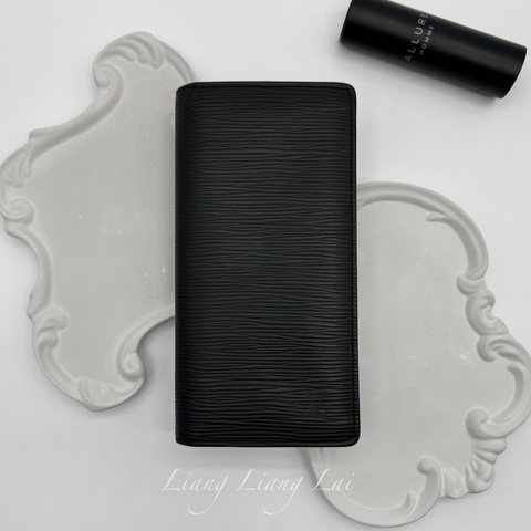 LOUIS VUITTON LV Brazza EPI水波紋對開黑色長夾