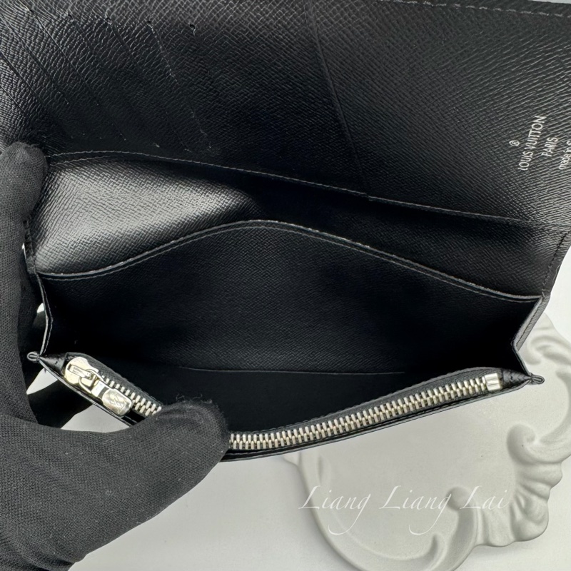 LOUIS VUITTON LV Brazza EPI水波紋對開黑色長夾-6