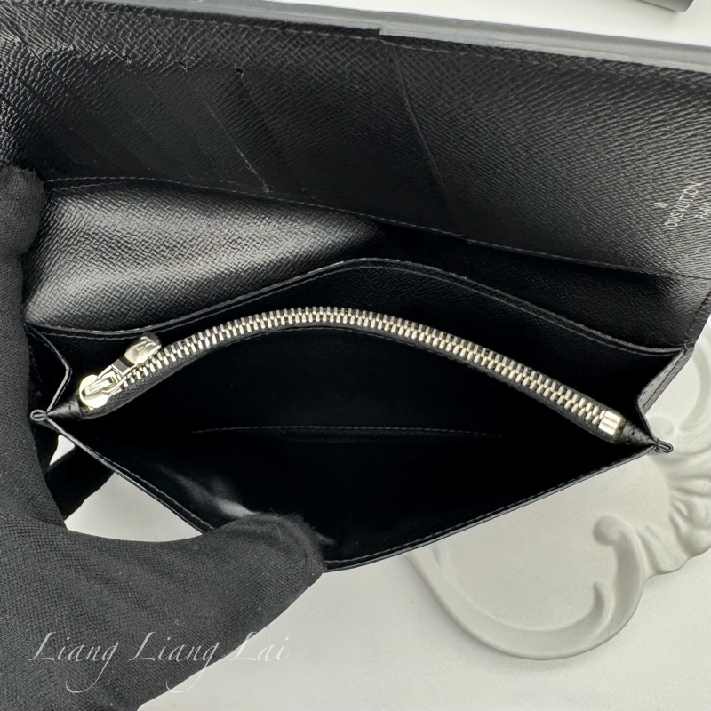 LOUIS VUITTON LV Brazza EPI水波紋對開黑色長夾-9