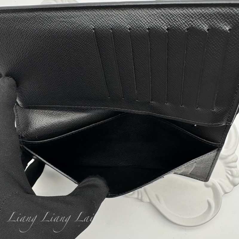LOUIS VUITTON LV Brazza EPI水波紋對開黑色長夾-11