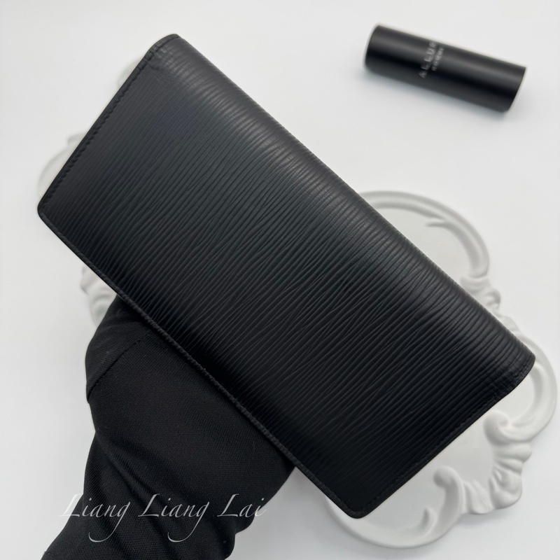 LOUIS VUITTON LV Brazza EPI水波紋對開黑色長夾-16