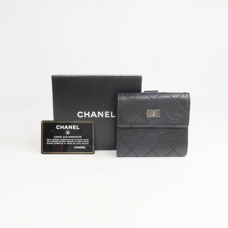 CHANEL 牛皮皮革2.55 W Snap Wallet銀扣錢包-9