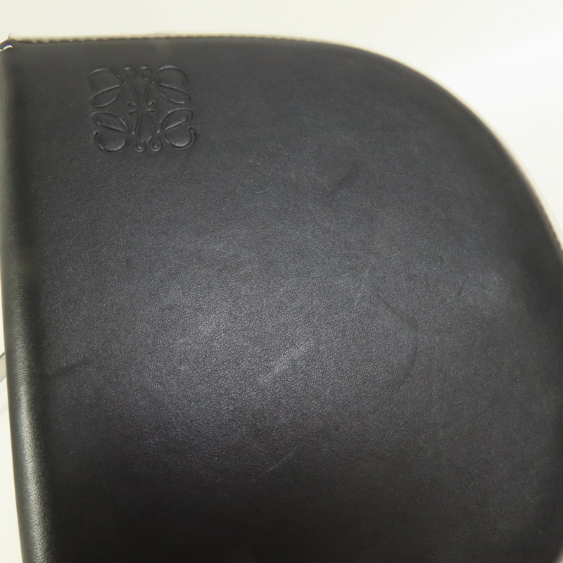 LOEWE 牛皮皮革Mini Heel Pouch肩背袋-16