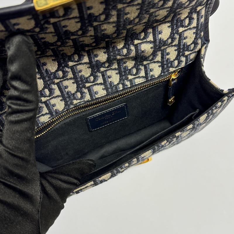 【超好看🥰】 Dior Montaigne 蒙田 經典老花 斜背包(專櫃120,000)-12