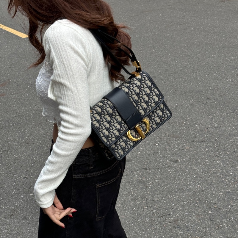 【超好看🥰】 Dior Montaigne 蒙田 經典老花 斜背包(專櫃120,000)-15