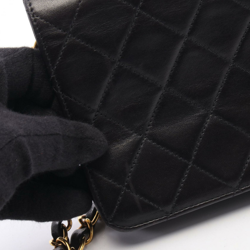 香奈兒迷你絎縫全翻蓋鏈條肩背斜背包,黑色皮革,二手-6