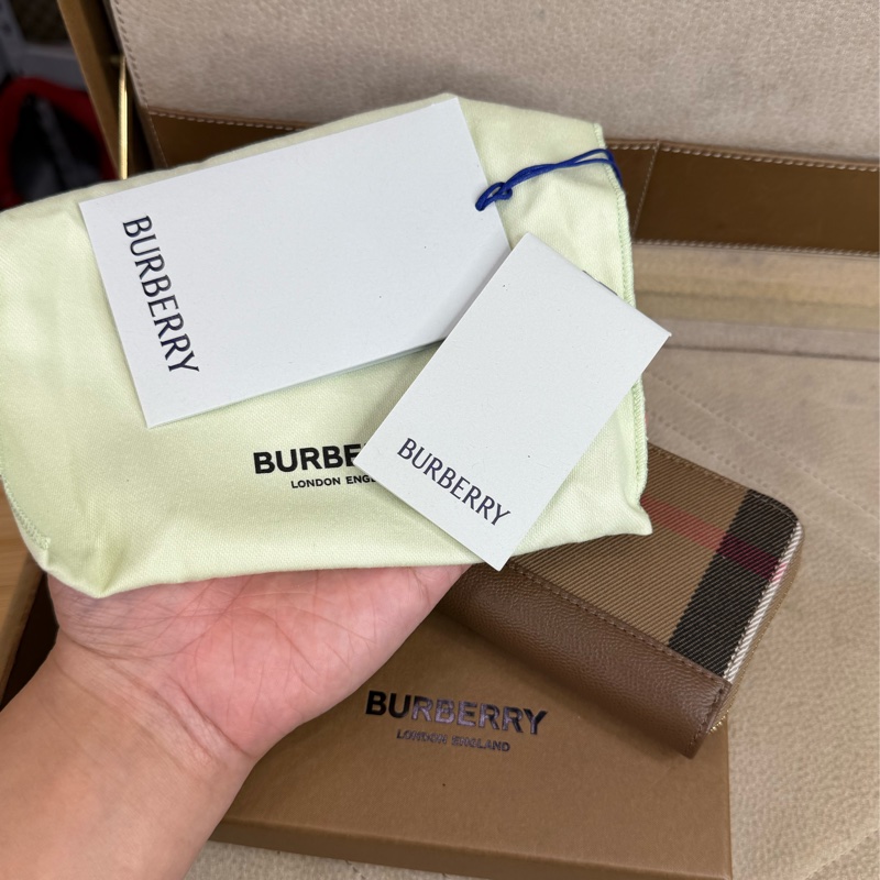 上架中🔑Burberry 經典格紋帆布拉鍊零錢包-15