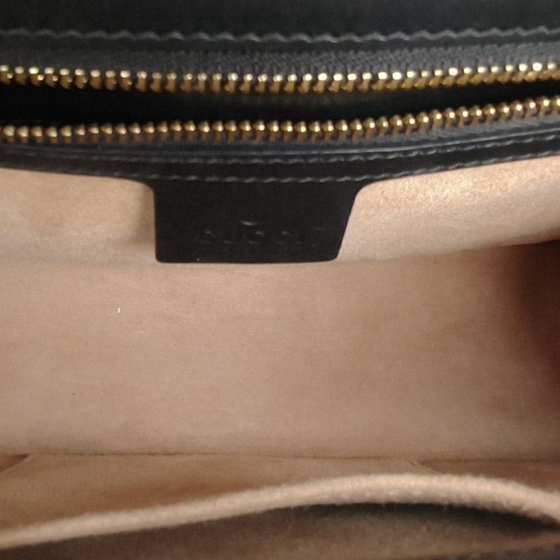 GUCCI Sylvie塞爾維亞絲帶包小號25.5黑色牛皮金扣肩背包-5