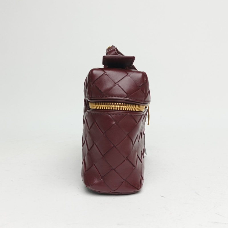 BOTTEGA VENETA vanity編織皮革化妝包酒紅色牛皮金扣肩背包-1