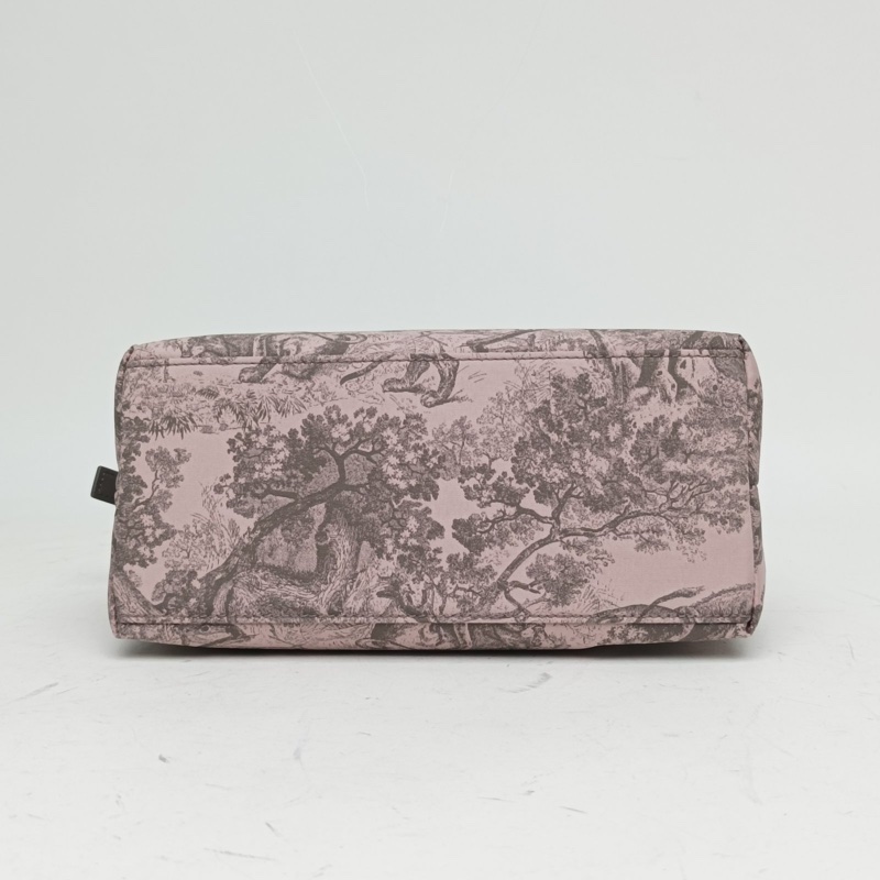 DIOR 粉色帆布金扣2023travelNomad飯盒包中號肩背包-3