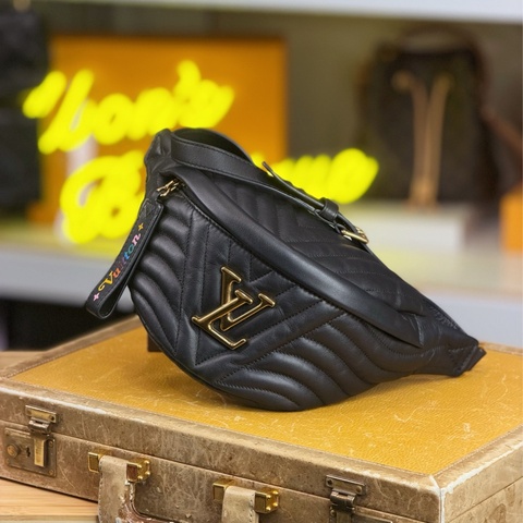 上架中🔑Louis Vuitton 黑金山形紋New Wave 腰包