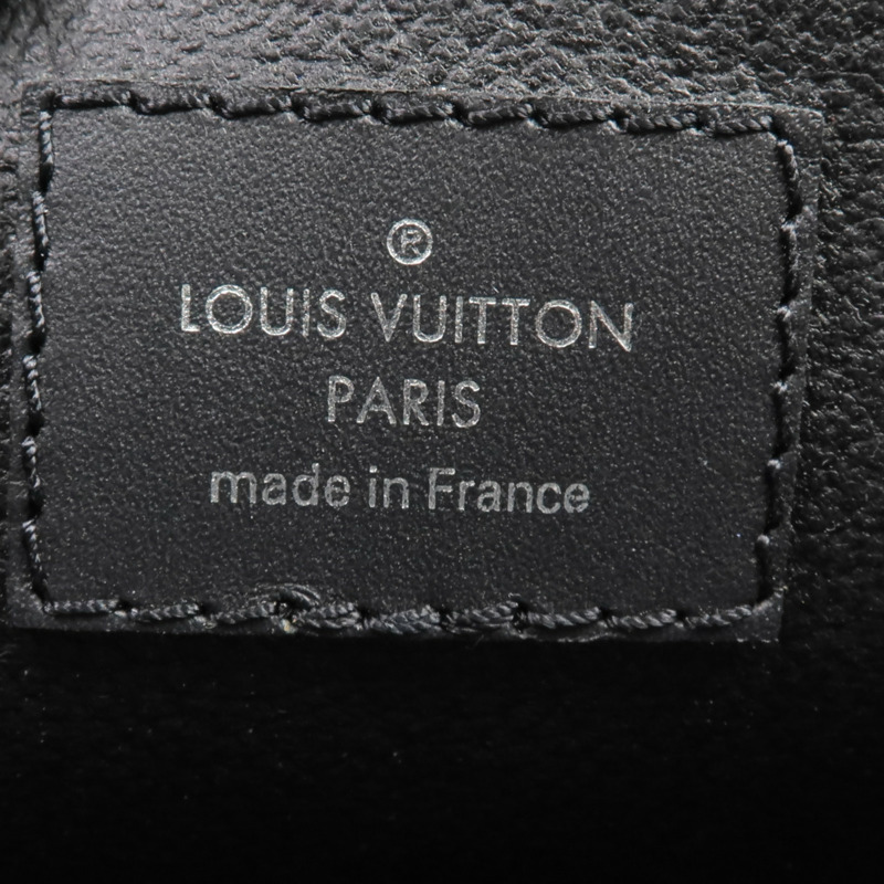 LOUIS VUITTON Epi Poche Toilette 26銀扣手拿包-15