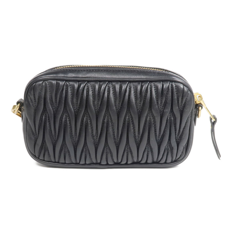 Miu Miu 羊皮皮革Pouch金扣手拿包-1