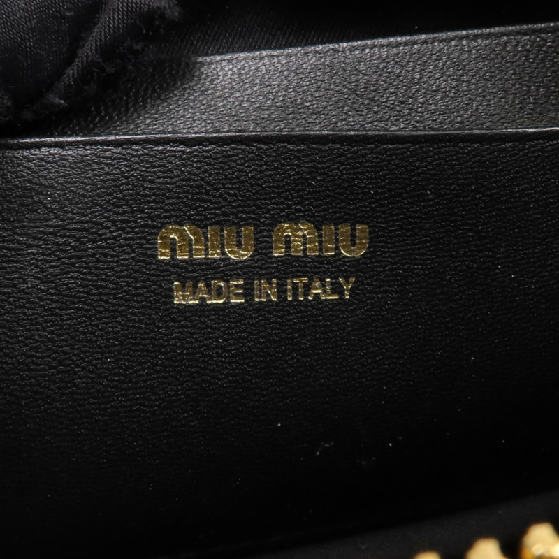 Miu Miu 羊皮皮革Pouch金扣手拿包-8