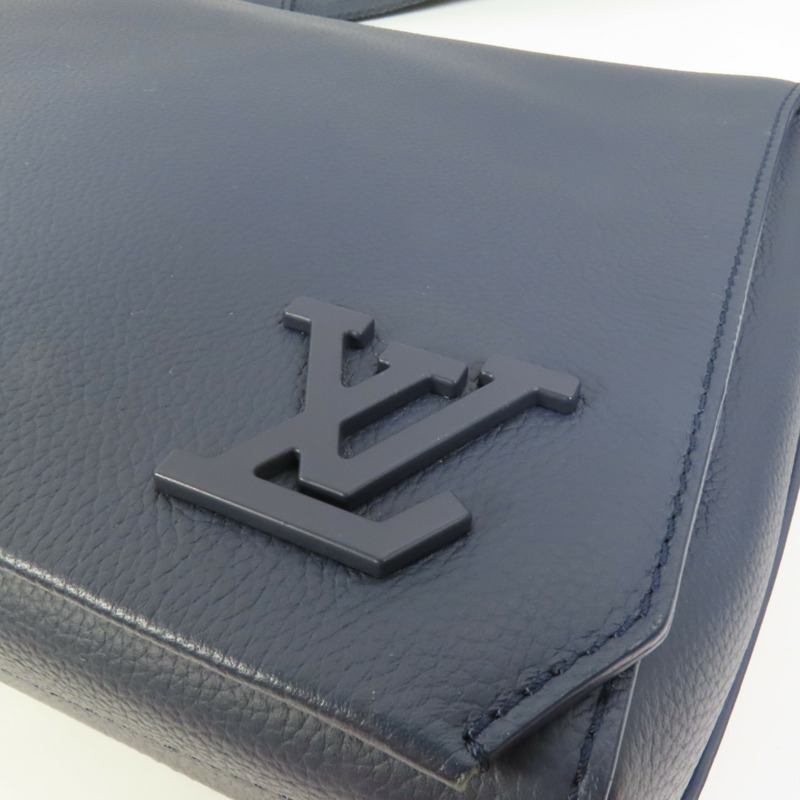 LOUIS VUITTON 牛皮皮革Aerogram Takeoff銀扣肩背袋-8