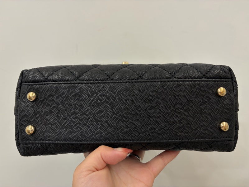 Chanel 黑荔枝皮淡金釦COCO HANDLE 小號A92990-4