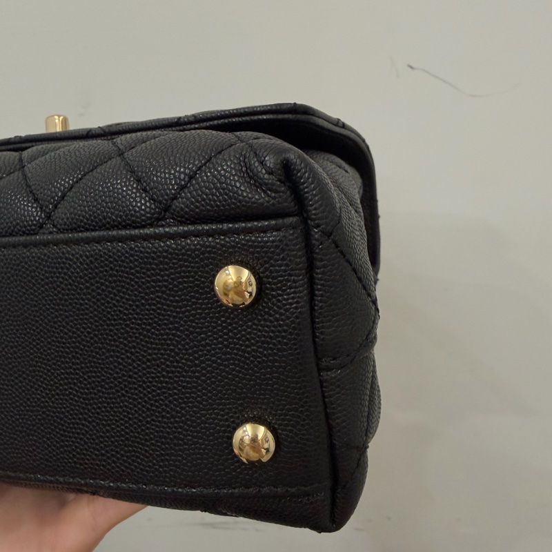 Chanel 黑荔枝皮淡金釦COCO HANDLE 小號A92990-5