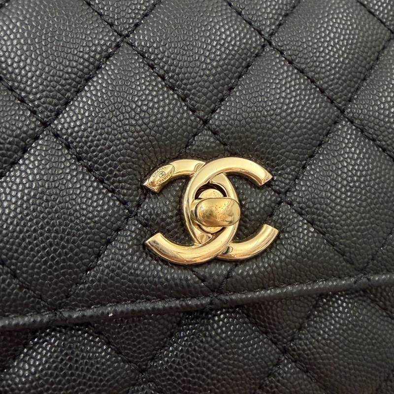 Chanel 黑荔枝皮淡金釦COCO HANDLE 小號A92990-7