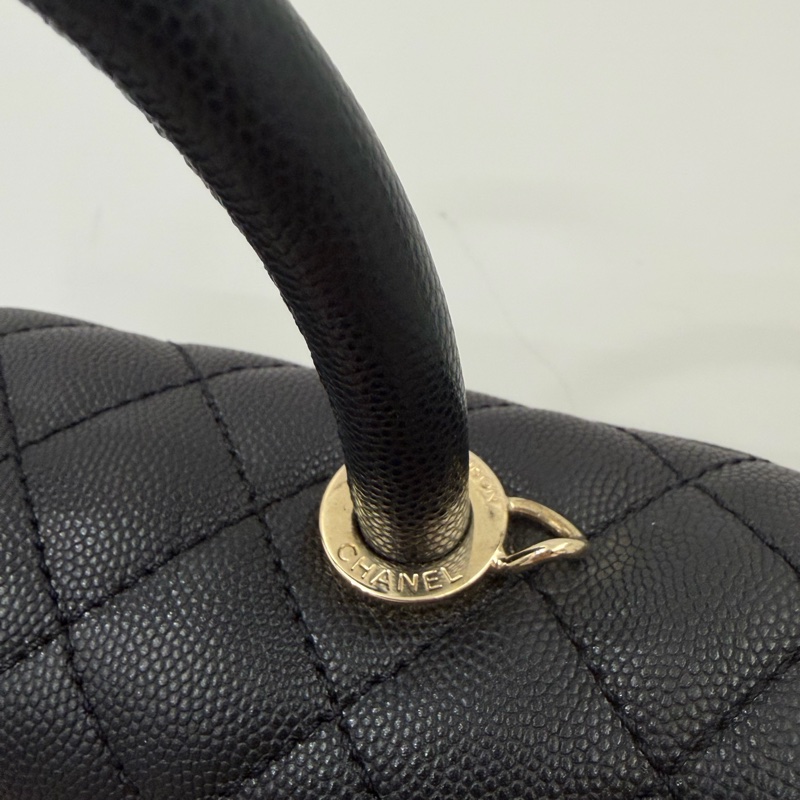Chanel 黑荔枝皮淡金釦COCO HANDLE 小號A92990-8