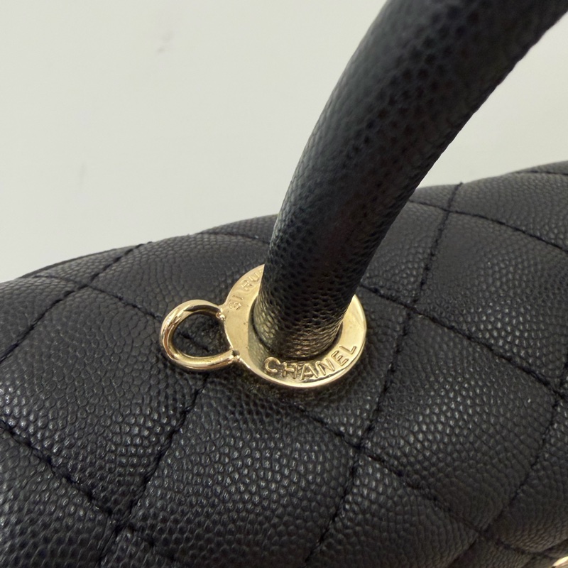 Chanel 黑荔枝皮淡金釦COCO HANDLE 小號A92990-9