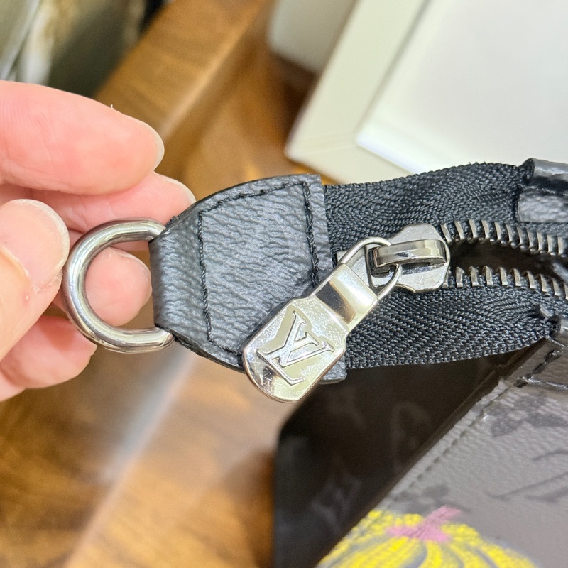 99新🎖️私物甜售🩶僅試揹LV草間彌生 南瓜系列 二合一 斜背包 黑色 灰色-22