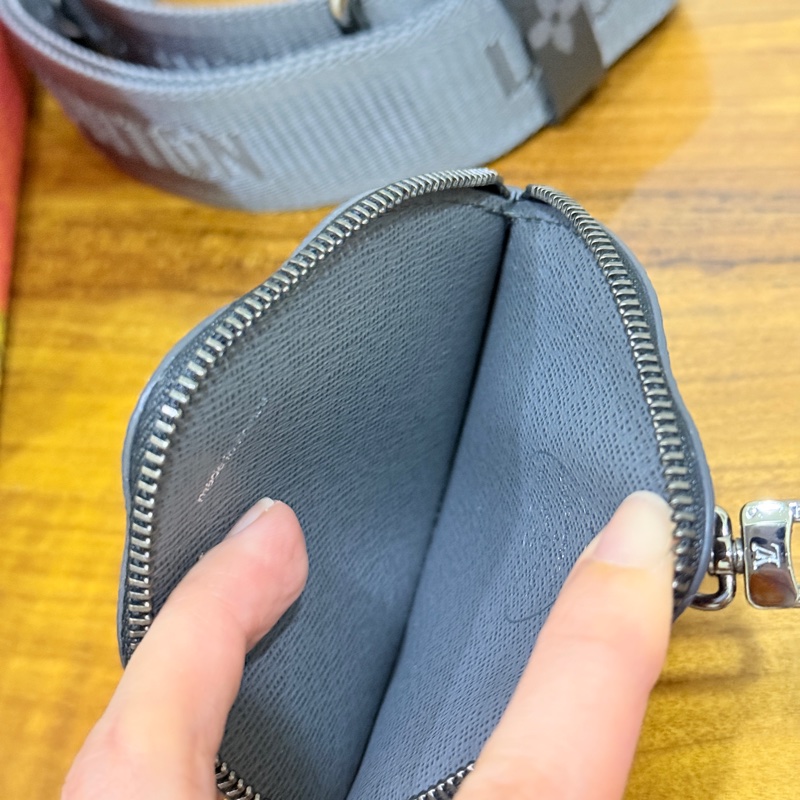 99新🎖️私物甜售🩶僅試揹LV草間彌生 南瓜系列 二合一 斜背包 黑色 灰色-26