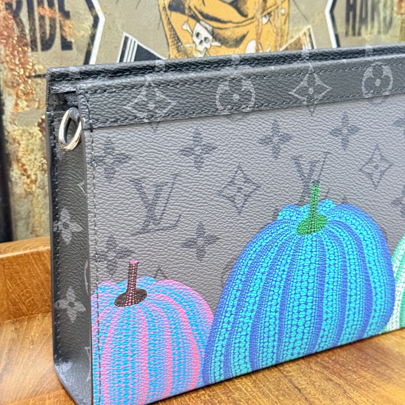 99新🎖️私物甜售🩶僅試揹LV草間彌生 南瓜系列 二合一 斜背包 黑色 灰色-29