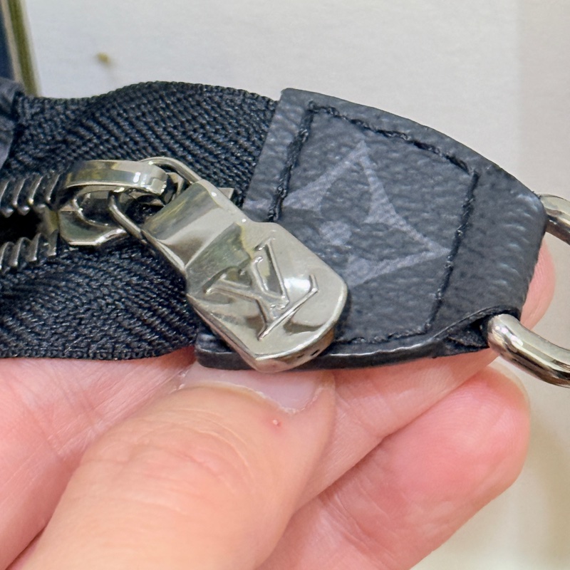 99新🎖️私物甜售🩶僅試揹LV草間彌生 南瓜系列 二合一 斜背包 黑色 灰色-37