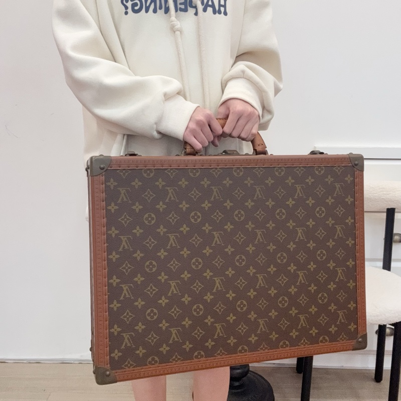 Louis Vuitton 經典 Monogram 帆布硬殼旅行箱-1
