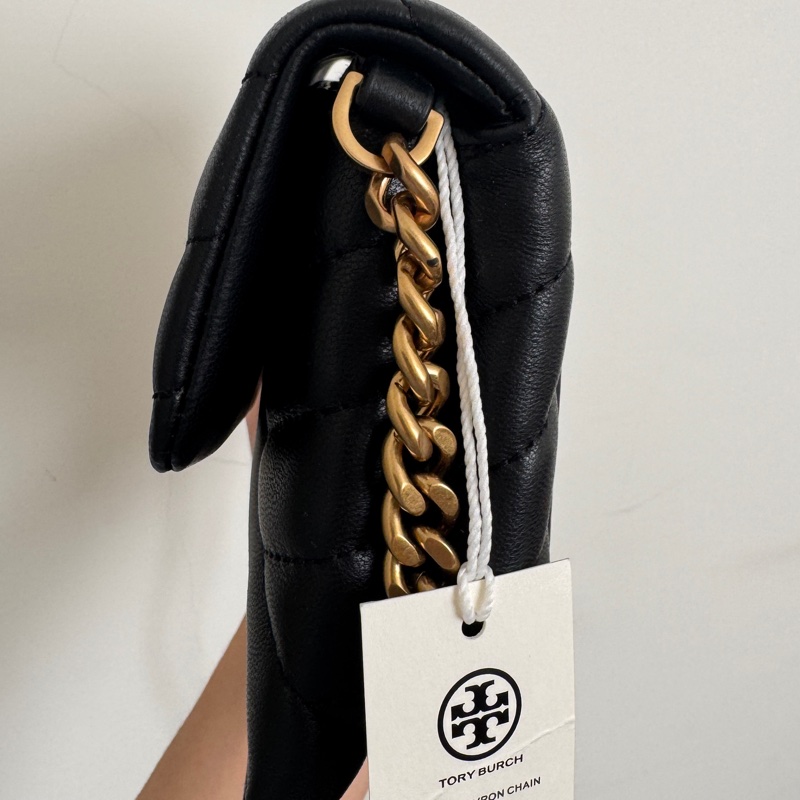TORY BURCH 轉釦斜紋皮革斜背包-13
