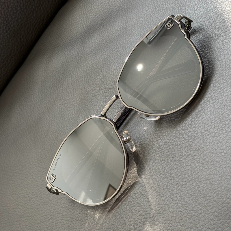 CHANEL 墨鏡太陽眼鏡 鏡面 銀色小Logo 🖤時髦鏡框-5
