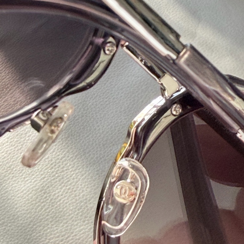 CHANEL 墨鏡太陽眼鏡 鏡面 銀色小Logo 🖤時髦鏡框-8