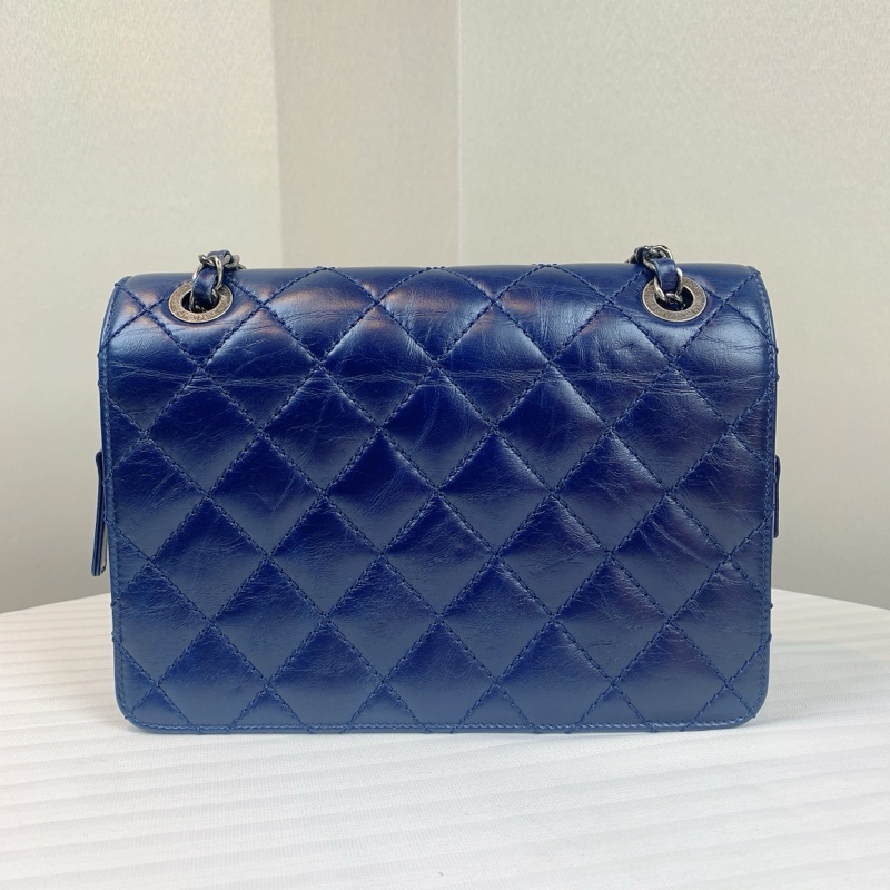 Chanel 銀扣深藍色牛皮口蓋包 可单肩可斜背 尺寸：23*17*6cm-1