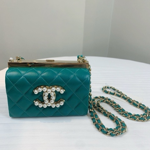 香奈兒/Chanel   羊皮 13 × 5.5 × 9  時尚孔雀綠色 精美珍珠配搭