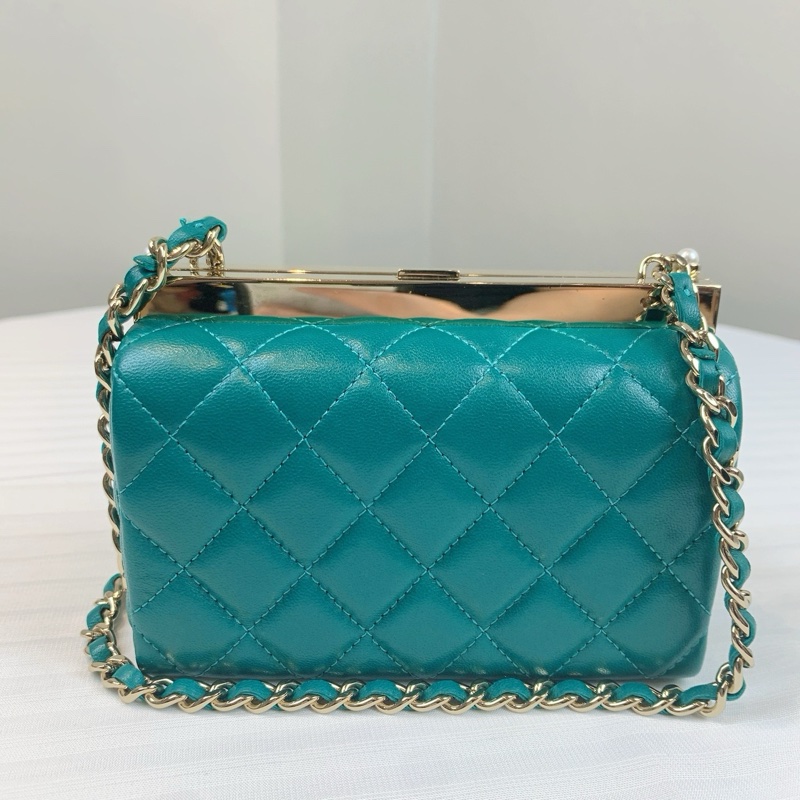 香奈兒/Chanel   羊皮 13 × 5.5 × 9  時尚孔雀綠色 精美珍珠配搭-3