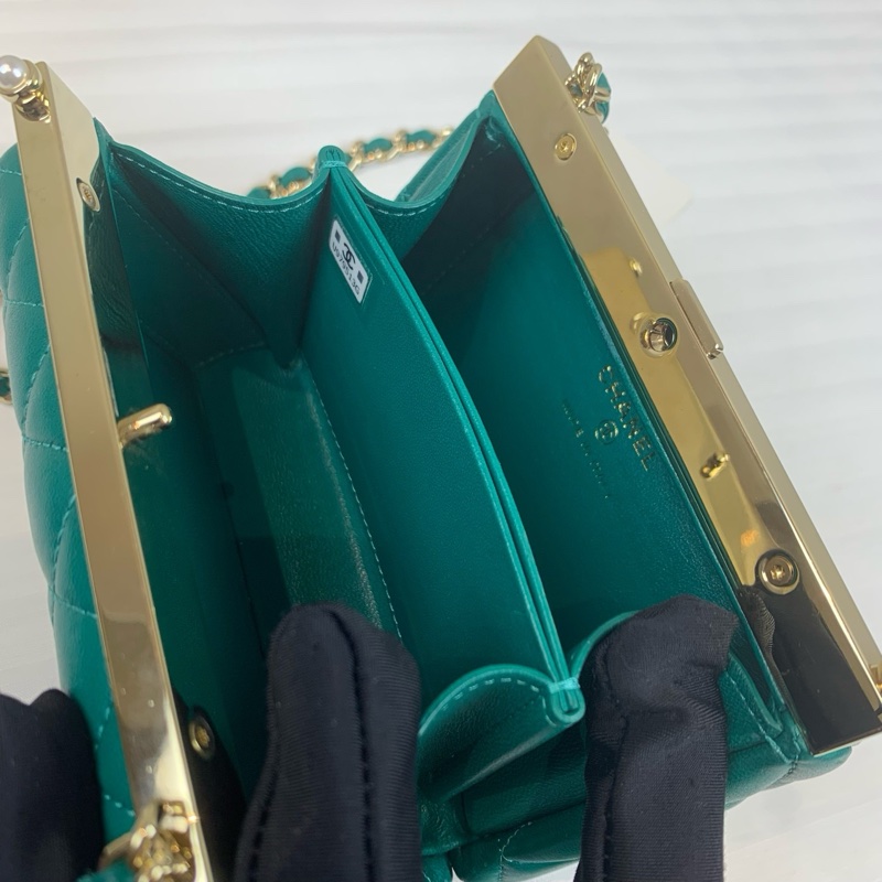 香奈兒/Chanel   羊皮 13 × 5.5 × 9  時尚孔雀綠色 精美珍珠配搭-8