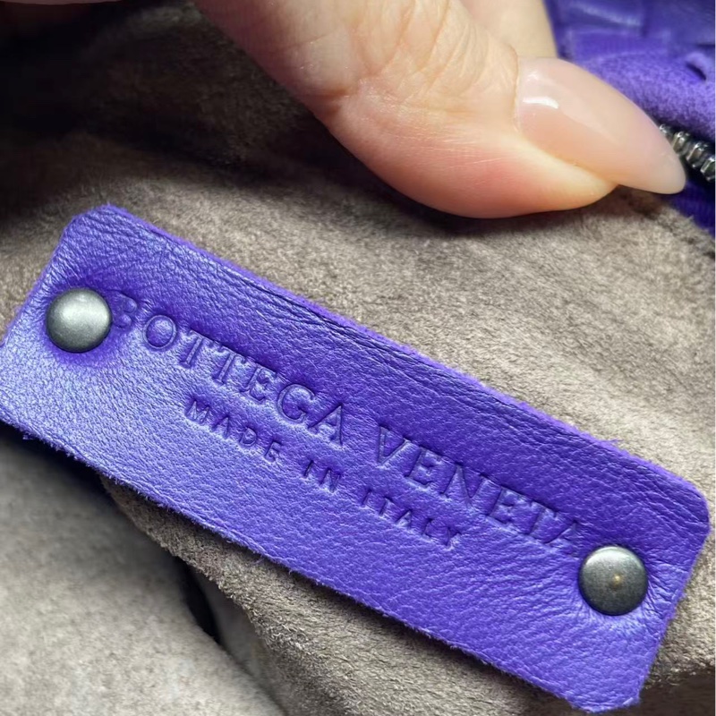 Bottega Veneta紫色骰子包飯盒包，邊角有磨損划痕發黑-10