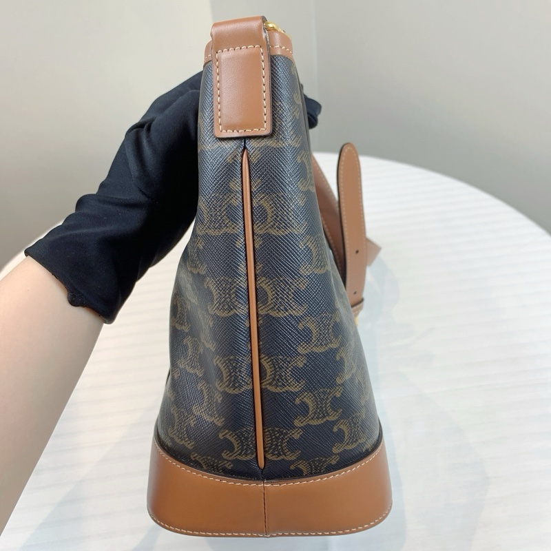 賽琳/Celine 中號標誌印花桶包 (18 x 13 x 22釐米)；61%塗層帆布，39%小牛皮；100%棉 配搭簡潔方便-2