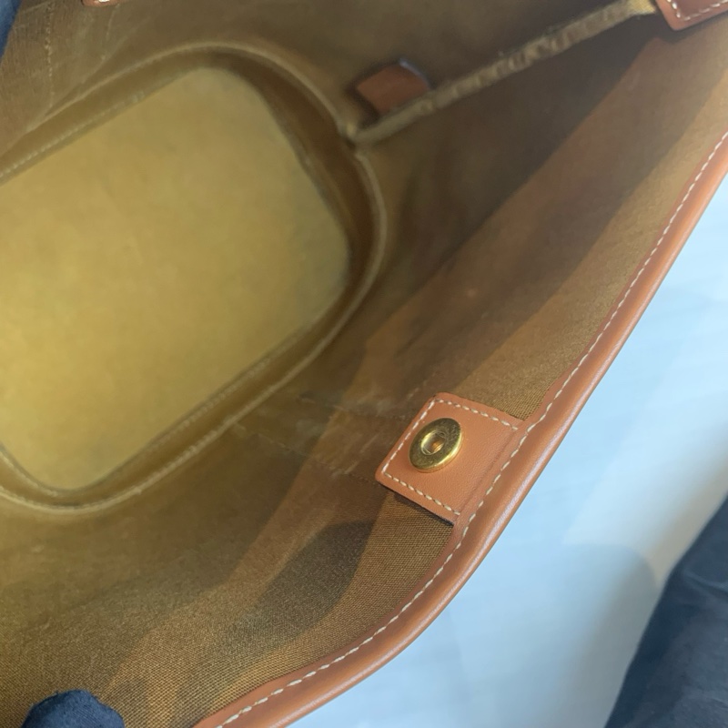 賽琳/Celine 中號標誌印花桶包 (18 x 13 x 22釐米)；61%塗層帆布，39%小牛皮；100%棉 配搭簡潔方便-5