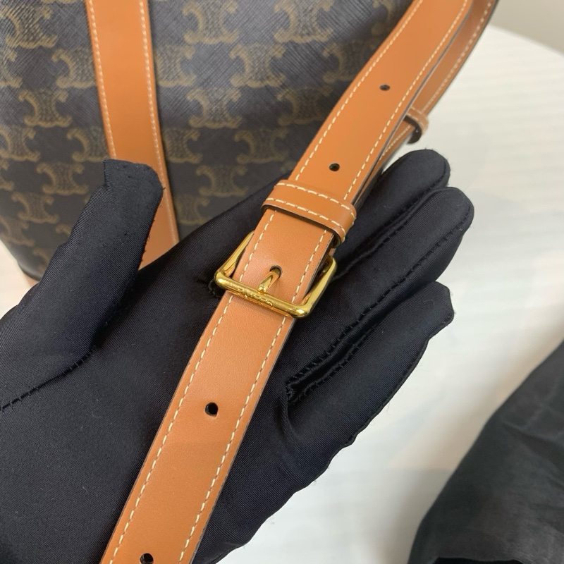 賽琳/Celine 中號標誌印花桶包 (18 x 13 x 22釐米)；61%塗層帆布，39%小牛皮；100%棉 配搭簡潔方便-8