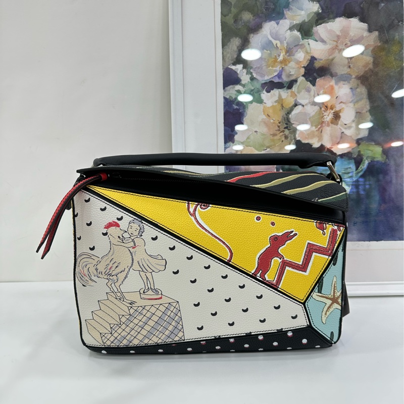絕版限量版 羅意威 LOEWE Puzzle與著名插畫大師Paula的18合作款 中號 尺寸:29*18*12-1