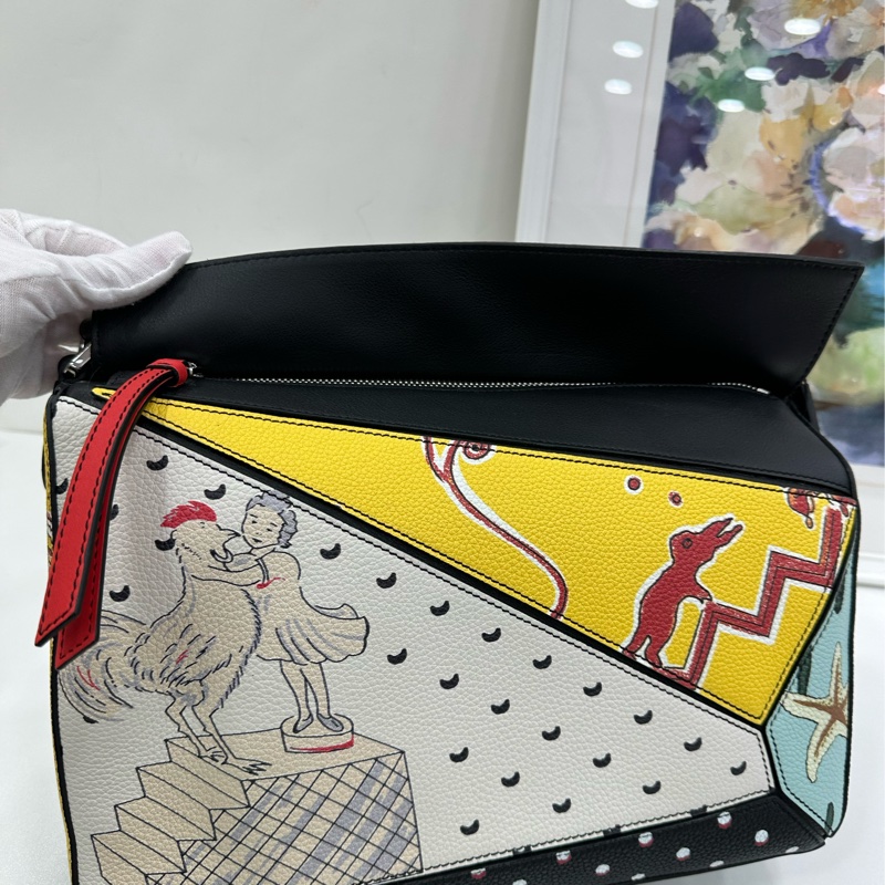 絕版限量版 羅意威 LOEWE Puzzle與著名插畫大師Paula的18合作款 中號 尺寸:29*18*12-6