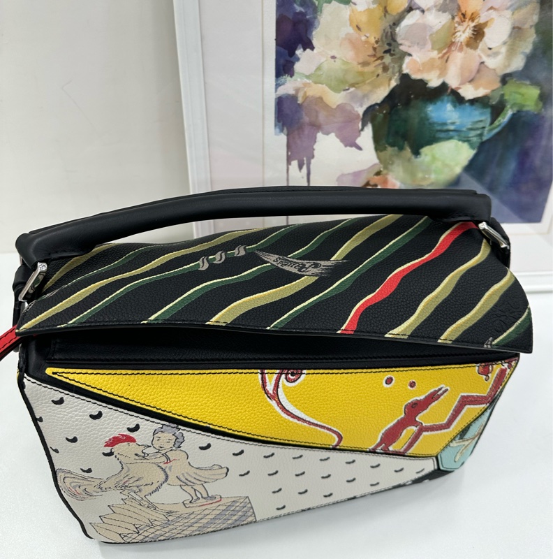 絕版限量版 羅意威 LOEWE Puzzle與著名插畫大師Paula的18合作款 中號 尺寸:29*18*12-7