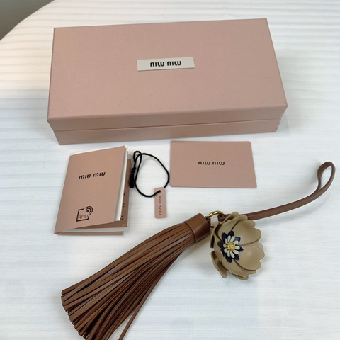 Mui Mui 拼皮花朵 袋上裝飾品 手機裝飾品