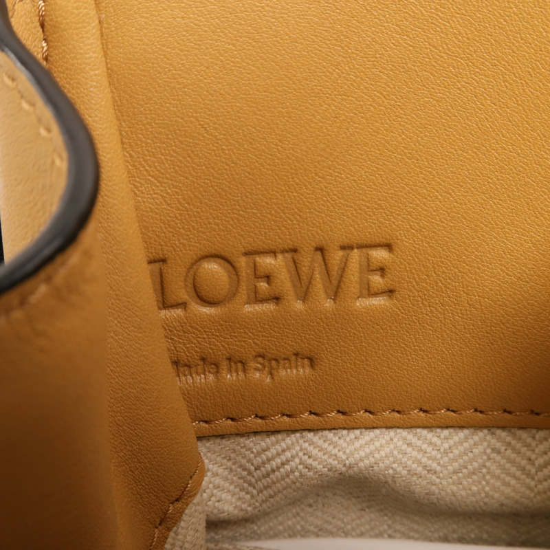 LOEWE 牛皮皮革Mini Hammock金扣手挽肩背兩用袋-5