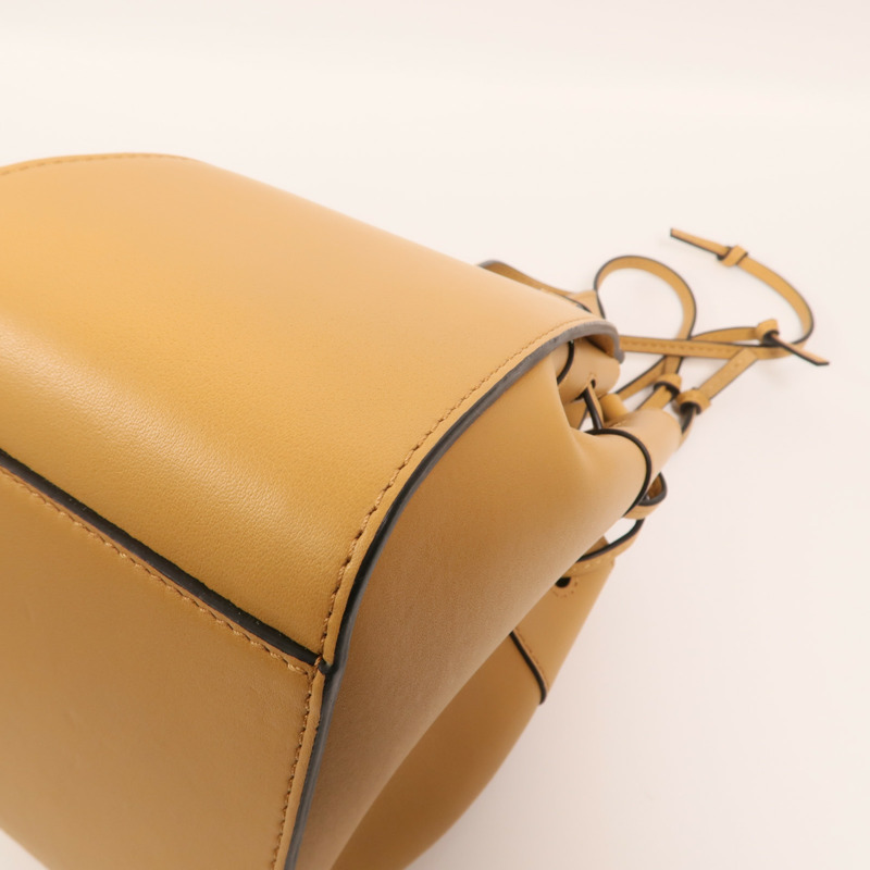 LOEWE 牛皮皮革Mini Hammock金扣手挽肩背兩用袋-11