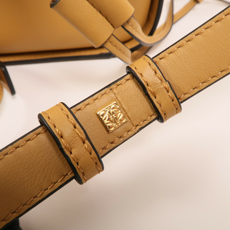 LOEWE 牛皮皮革Mini Hammock金扣手挽肩背兩用袋-14