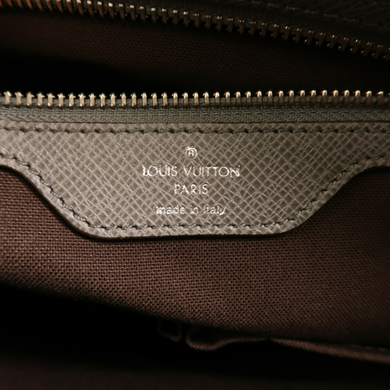LOUIS VUITTON Taiga Roman GM銀扣肩背袋-5