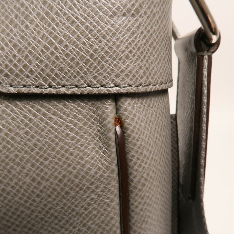 LOUIS VUITTON Taiga Roman GM銀扣肩背袋-12