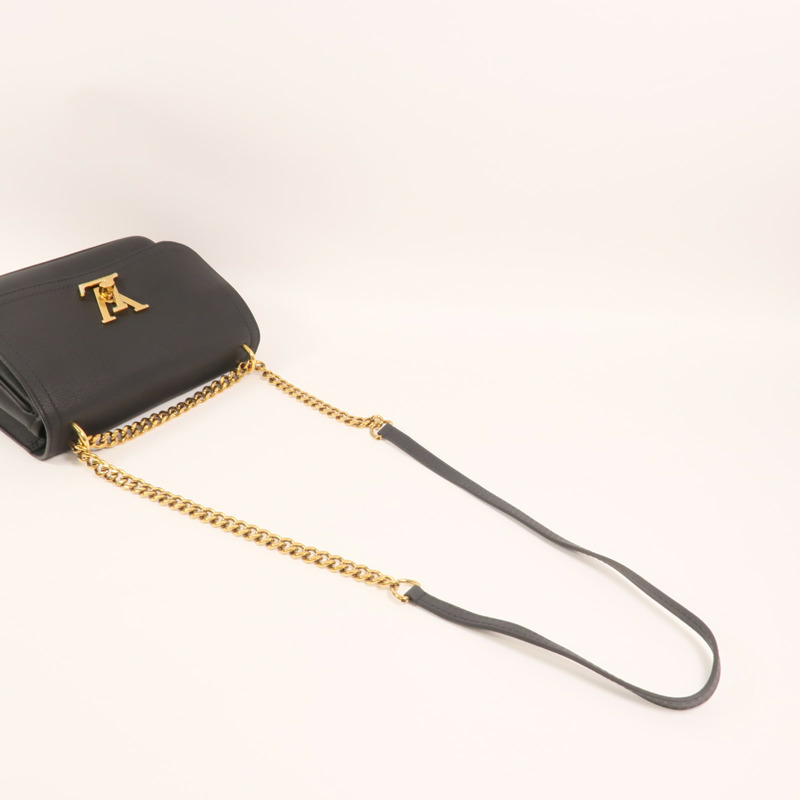LOUIS VUITTON 牛皮皮革Lock Me金扣鏈帶肩背袋-6